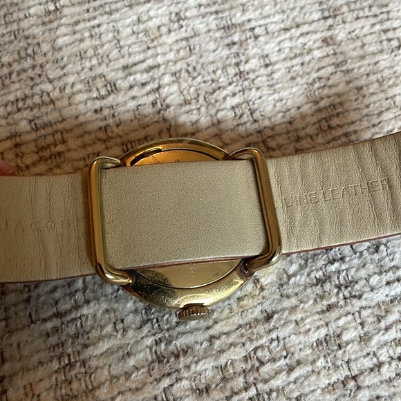 Marc Jacobs gold & leather watch - Picture 7 of 8